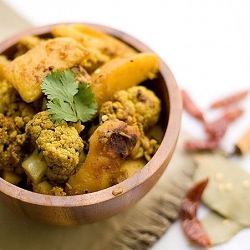 Aloo Gobhi - Recipe photo by indiansimmer
