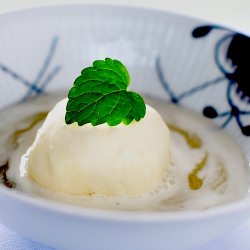 Melting Elderflower Cordial - Recipe photo by KalleBergman