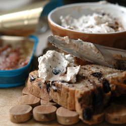 Spread Anchovy with Black Olives - Recipe photo by trinidad