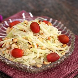 Green Papaya Salad - Recipe photo by anushruti