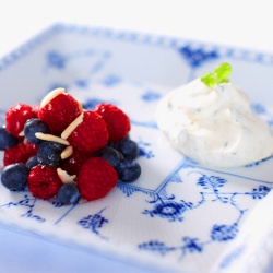 Fresh Berry Salad With Yoghurt - Recipe photo by KalleBergman