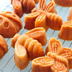Bee, Butterfuly and Bug cakes - Recipe photo by GoMakeMe