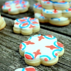 Sugar Cookiesw/ Marshmallow Fondant - Recipe photo by cherryteacakes