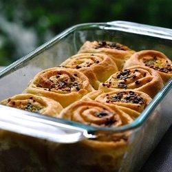 Garlic Pull Apart Rolls - Recipe photo by ediblegarden