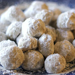 Mexican Wedding Cookies - Recipe photo by Hilah Cooking