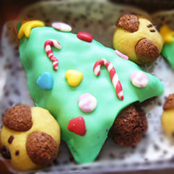 Cute Christmas Brownies n Cookies - Recipe photo by selba