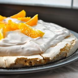 Luscious & Refreshing Pavlova - Recipe photo by Yoghurt