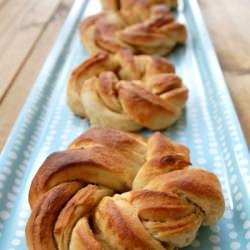 Cinnamon Rolls with Apple Taste - Recipe photo by Villa Alps