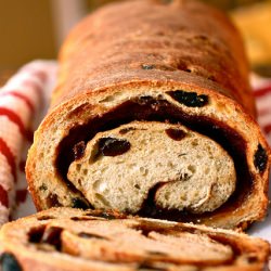 Cinnamon Raisin Swirl Bread - Recipe photo by smellslikehome