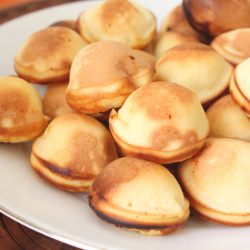 Coconut Jam Balls/Kaya Balls - Recipe photo by snwan
