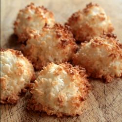 Coconut Macaroons - Recipe photo by Jules