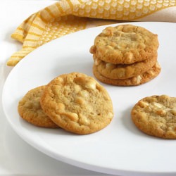Macadamia & White Chocolte Cookie - Recipe photo by SippitySup