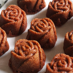Velvet Rose Cakes - Recipe photo by delicacious