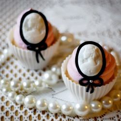 Cameo Cupcakes - Recipe photo by Katiecakes