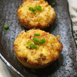 Cheesy Crab Cakes - Recipe photo by delicacious