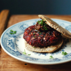 Beetroot and Brown Rice Burgers - Recipe photo by joanamendes