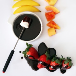 Mexican Chocolate Fondue - Recipe photo by muybueno
