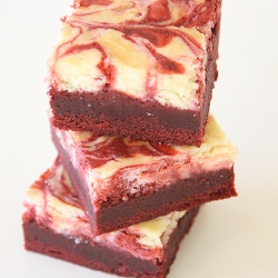 Red Velvet Cheesecake Brownies - Recipe photo by eatatallies