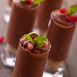 Chocolate Mousse with Pomegranate - Recipe photo by vanillla