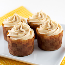 Banana Cupcakes w/ Peanut Butter - Recipe photo by EvilShenanigans