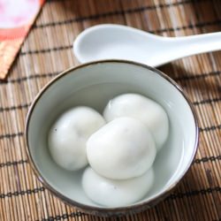 Black Sesame Tang Yuan - Recipe photo by Yi