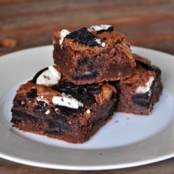 Cookies n' Cream Brownies - Recipe photo by bakingbites