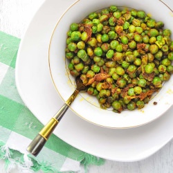 Buttery Gingery Curried Peas - Recipe photo by ummekulsumm
