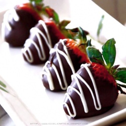Chocolate Dipped Strawberries - Recipe photo by EdibleArts