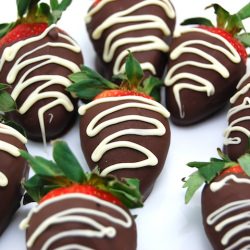 Chocolate Covered Strawberries - Recipe photo by sweetpeaskitchen