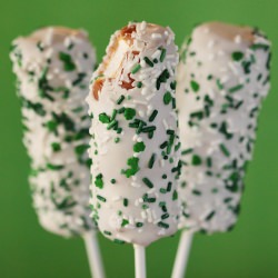 Caramel Chocolate Marshmallow Pops - Recipe photo by LoveFromTheOven