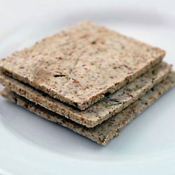 Vegan Almond Pulp Crackers - Recipe photo by elanaspantry