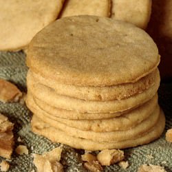 Honey Ginger Cookies - Recipe photo by diethood