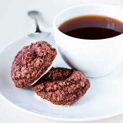 Choc, Almond, & Hazelnut Macaroons - Recipe photo by taranii