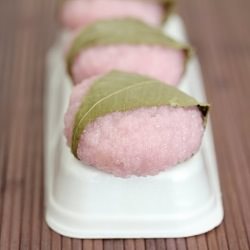 Sakura Mochi - Recipe photo by mochithoughts