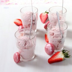 Strawberry Cheesecake Ice Cream - Recipe photo by debugcooking