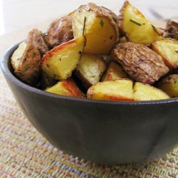 Rosemary Roasted Potatoes - Recipe photo by buddinglotus