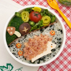 Fuzzy Hedgehog Bento - Recipe photo by bentozen