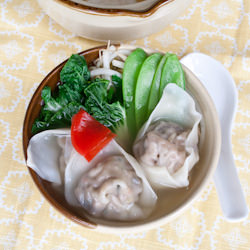 Won Ton Soup - Recipe photo by FOODjimoto