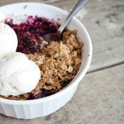Berry Oat Crumble - Recipe photo by notkristina