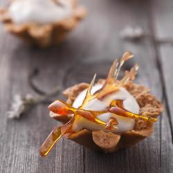 Maple Mousse in Crispy Almond Basket - Recipe photo by vanillla