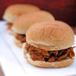 Pulled Pork Sliders - Recipe photo by vittlesandbits