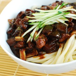 Noodles in Black Bean Sauce - Recipe photo by hyosunro