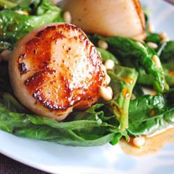 Scallops with Spinach - Recipe photo by betsylife
