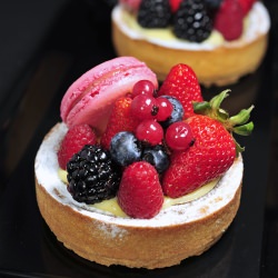 Tarte aux Fruits Rouges - Recipe photo by travellingfoodies