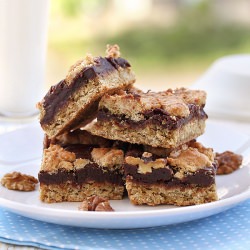 Oatmeal Fudge Bars - Recipe photo by kupenska