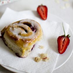 Strawberry Buns - Recipe photo by Everyday Emotion