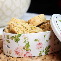 Pistachio and Lemon Biscotti - Recipe photo by kasiade