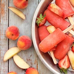 Strawberry Peach Vodka Collins - Recipe photo by foooodie