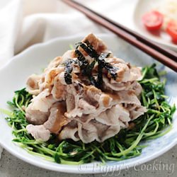 Pork Slices and Pea Sprout Salad - Recipe photo by Piggy