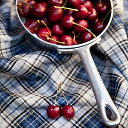 Chocolate Focaccia With Cherries - Recipe photo by lucullian